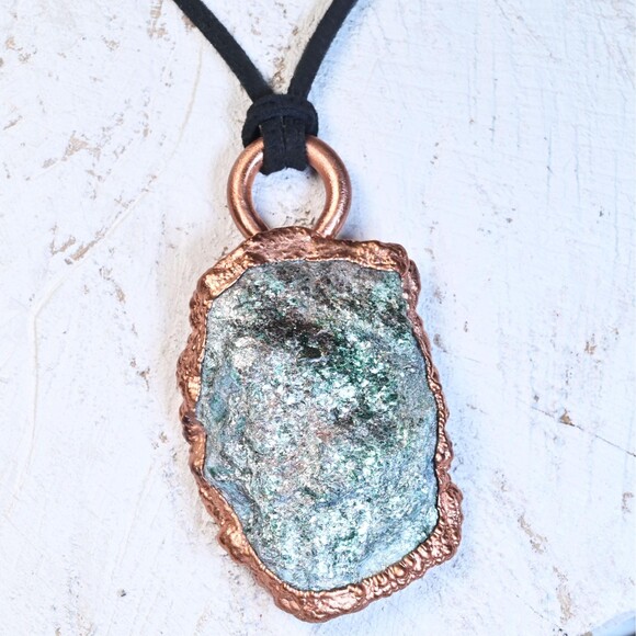 Shimmery Green Fuchsite Electroformed Copper Pendant - Picture 2 of 7